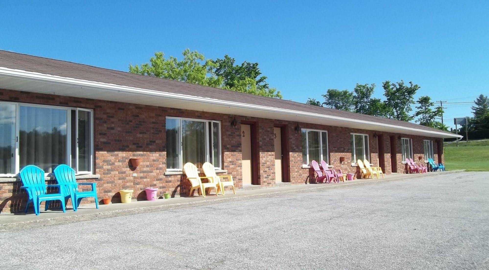 Wayside Motel Manitoulin Manitowaning Exterior foto