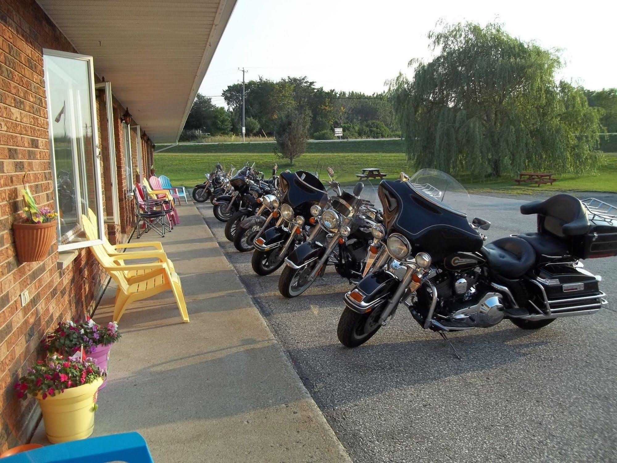 Wayside Motel Manitoulin Manitowaning Exterior foto